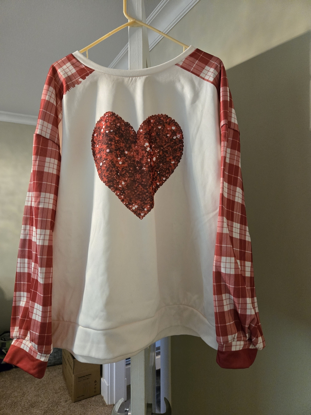 SHEIN Red  Heart Plaid Sleeve Top